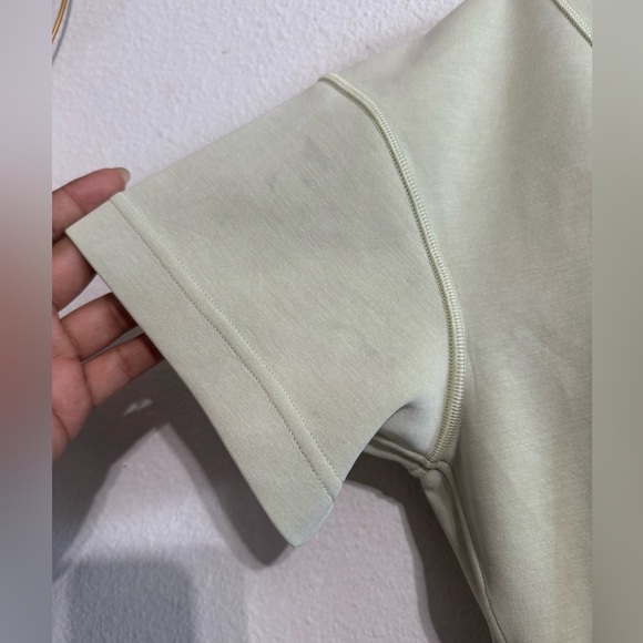 Lululemon softstreme gathered tee - Picture 5 of 7